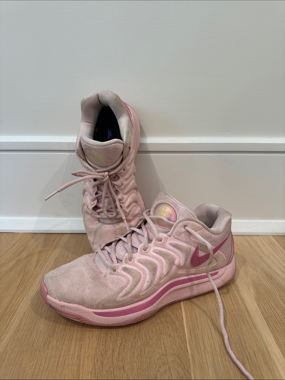 Nike Women’s Light Pink Athletic Sneakers